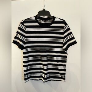MICHAEL KORS  BLACK AND WHITE MEN’S STRIPED SHORT SLEEVE TEE SHIRT.